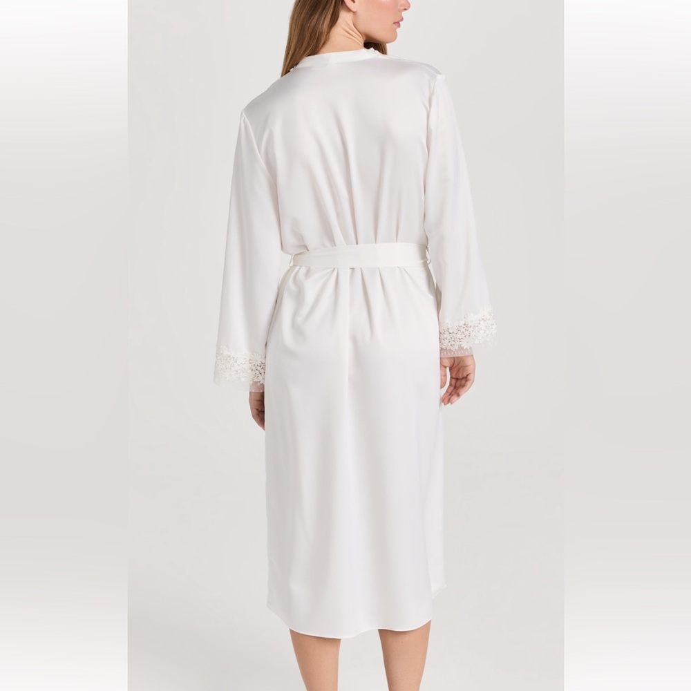 Flora Nikrooz Showstopper Charmeuse Robe - Picture 2 of 9